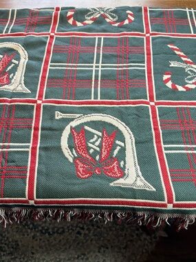 American Weavers Holiday Plaid Throw with Candy Cane & Bow Green, Red, Cream